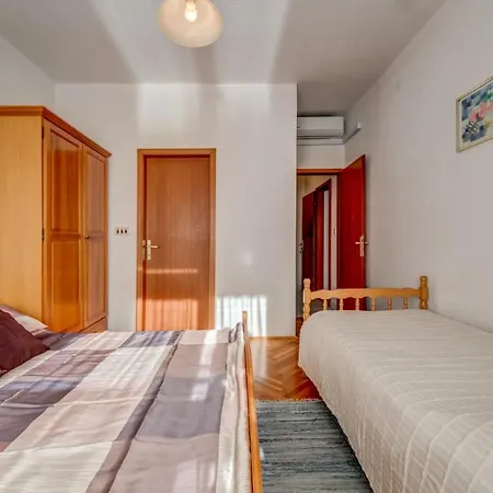 Leon*** Apartament *