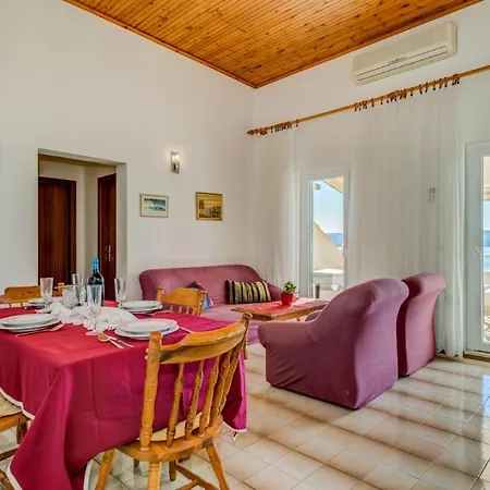 Apartament Leon*** *