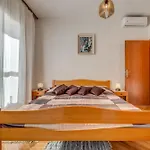 Leon*** Apartman