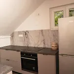 Apartman Leon*** *