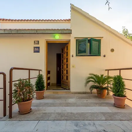 Apartman Leon*** Mimice