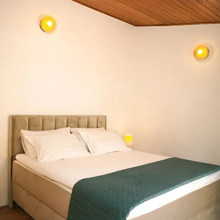 Apartamento Leon*** *
