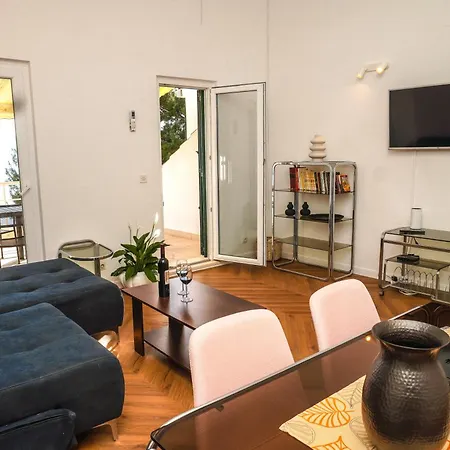 Leon*** Apartamento