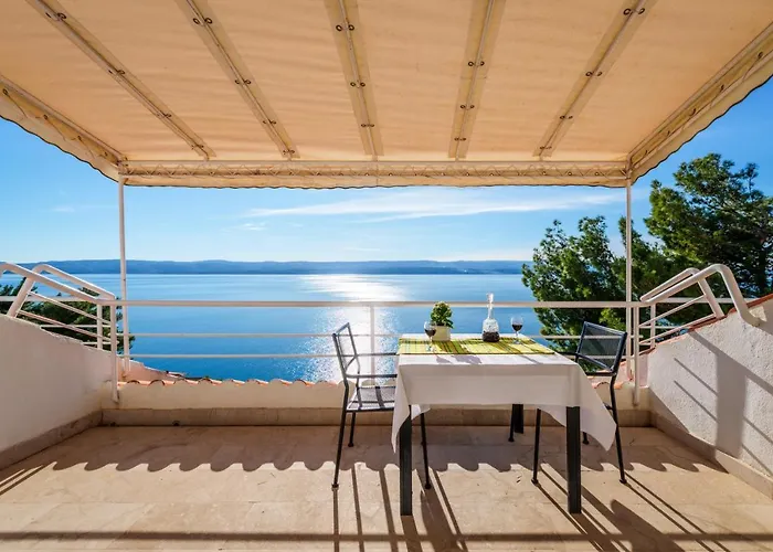 Апартаменты Leon*** *