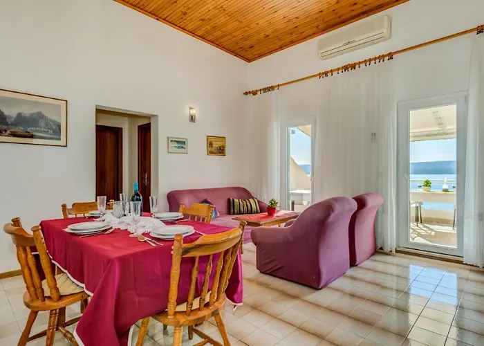 Apartament Leon*** *